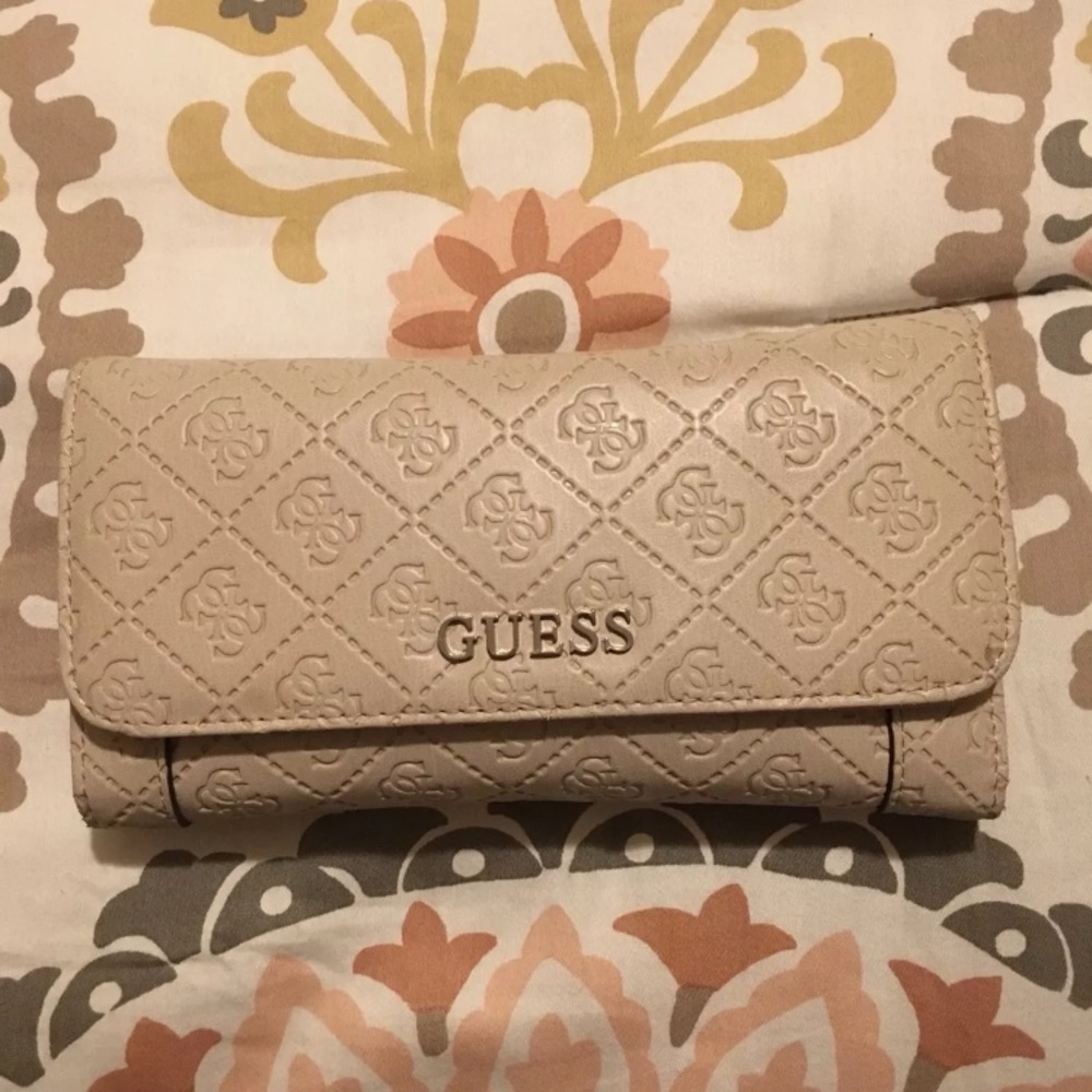 Guess handbag and wallet set